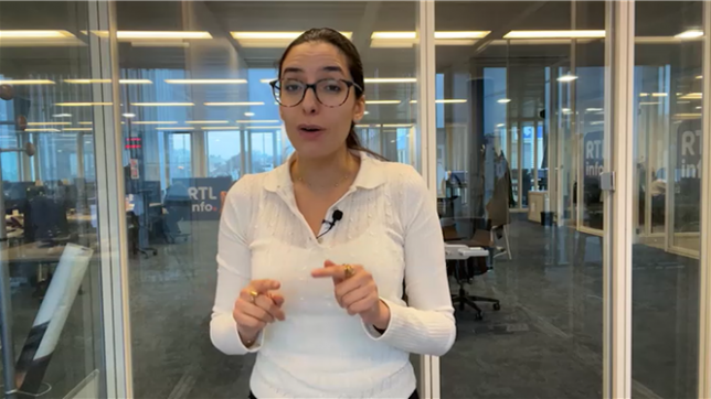 Tricoter dans un avion, possible ? Certaines règles sont à respecter