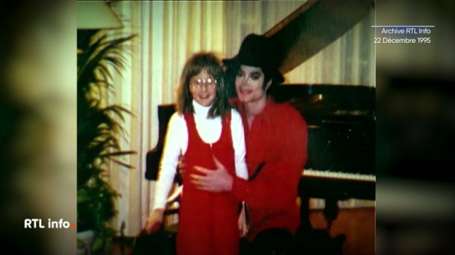 Notre archive du jour vous emmène à Disneyland Paris, pour revivre une rencontre que Cécile n'a certainement pas oubliée. Le 22 décembre 1995, elle avait 10 ans et rencontrait son idole, le chanteur Michael Jackson.