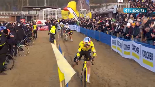 C'était chirurgical : la superbe attaque de Wout van Aert au cyclocross d'Hofstade