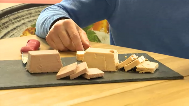 Le foie fin est produit à base de foie qui n'a pas été gavé. Il est donc plus éthique.