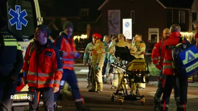 L'accident s'est produit en pleine parade de Noël, à Nunspeet, blessant neuf personnes dont trois grièvement. Selon les premiers éléments de l'enquête, il s'agirait d'un accident. Une dame âgée de 56 ans était au volant de la voiture. La thèse du malaise semble privilégiée pour l'instant.