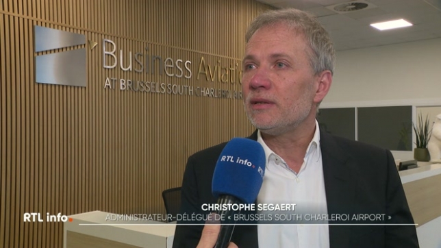 Le gouvernement fédéral et la ville de Charleroi ont annoncé de nouvelles taxes pour l'aéroport carolo. La direction de celui-ci craint de voir diminuer le nombre de passagers dans les prochains mois et demande l'annulation de la taxe communale de 3 euros par personne à partir du 1er janvier 2026.