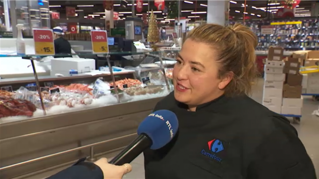 Dans les supermarchés la journée risque d'être bien remplie pour le personnel. Avec l'affluence, il faudra réassortir, et proposer régulièrement du frais parmi les produits les plus appréciés à Noël.