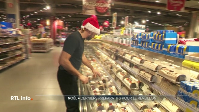 À quelques heures du réveillon de Noël, c'est le grand rush dans les supermarchés. Les équipes sont mobilisées depuis les premières heures du matin pour accueillir les clients et réapprovisionner les rayons. Le 24 décembre est, sans aucun doute, la journée la plus chargée de l'année.