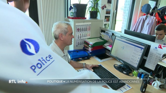 Lancé en 2017, ce chantier e-police de près de 300 millions d’euros est abandonné en raison de graves lacunes et de résultats jugés insuffisants. Près de 76 millions d’euros ont déjà été dépensés. La modernisation numérique de la police se poursuivra, mais via des projets plus ciblés.