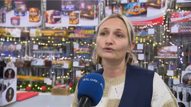 L’utilisation des feux d’artifice est très encadrée. En Wallonie, la majorité des communes impose désormais des restrictions, voire des interdictions. Et d'après une gérante d'un magasin, il faut se méfier des articles vendus en ligne.