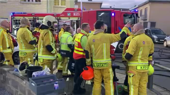 Un violent incendie s’est déclaré à l’aube ce dimanche matin dans une habitation située à Wandre, en région liégeoise. D’après la police de Liège, un couple a perdu la vie. Vers 7h35, le feu a pu être maîtrisé. Mais les pompiers restent sur place pour sécuriser les lieux.