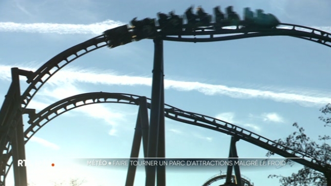 Offrir des sensations fortes en plein hiver, c'est le pari que relèvent nos parcs d'attractions depuis plusieurs années. Mais à Plopsaland De Panne, la magie a tourné court : avec des températures négatives, près de sept attractions sur dix sont restées fermées. Comment concilier frissons et gelées?