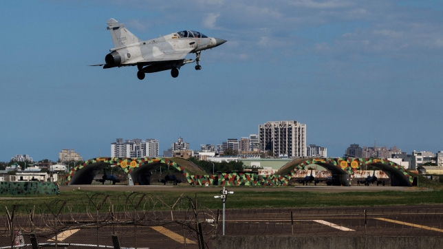 Un Mirage 2000 décolle de la base de Hsinchu.
