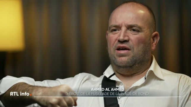 Ahmed Al Ahmed, l'homme qui a désarmé un des assaillants sur la plage de Bondi le 14 décembre dernier, témoigne. Considéré comme un héros, il dit avoir voulu protéger des innocents et revient sur ce courage qu'il a eu pour sauver des vies.