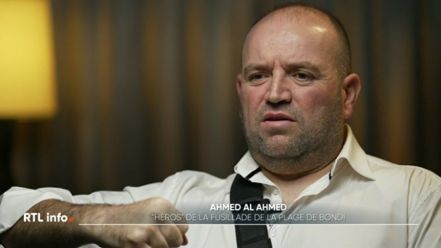 Ahmed Al Ahmed est cet homme qui a réussi à désarmer l'un des deux assaillants sur la plage de Bondi, en Australie, le 14 décembre dernier. Qualifié de héros, il témoigne aujourd'hui et revient sur cet acte courageux qui a sauvé des vies.