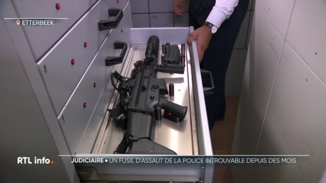 Depuis plusieurs mois, un fusil d'assaut est littéralement introuvable. Un signalement pour vol a été enregistré. Le parquet a ouvert une enquête. Reste à savoir comment une arme de ce type a pu disparaître aussi facilement.