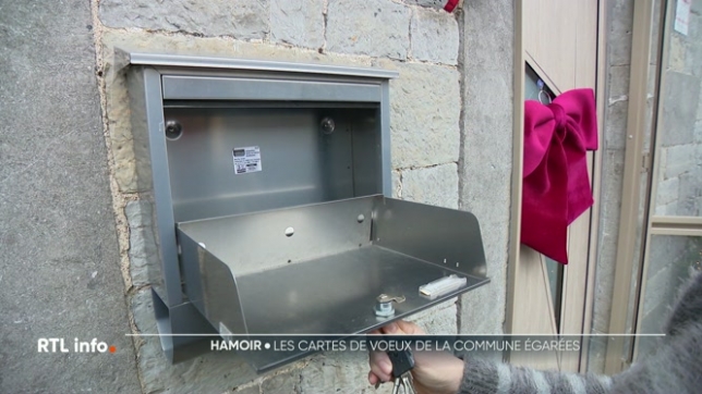 À Hamoir, en province de Liège, des centaines de cartes de vœux envoyées par la commune ont été perdues. Bpost ne les a pas distribuées et elles sont désormais introuvables.