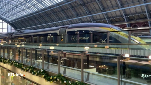 Un incident a interrompu le trafic de l'Eurostar dans le Tunnel sous la Manche, et cette nuit, un câble défaillant a encore aggravé la situation. Les retards se sont accumulés, laissant des voyageurs bloqués pendant des heures dans les trains.
