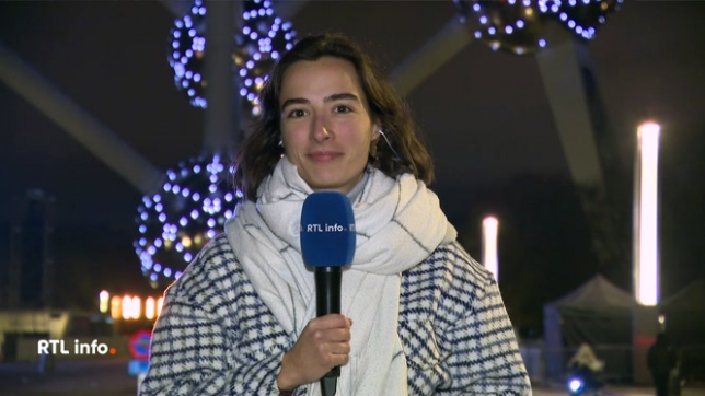 Chez nous, il faudra encore patienter un peu avant les douze coups de minuit, mais tout est déjà fin prêt. Claire Carosone, en direct du plateau du Heysel à Bruxelles, explique comment va se dérouler cette dernière soirée de l'année.