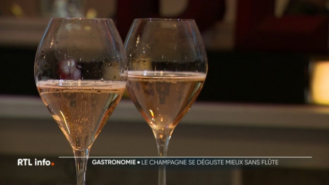 Pour accompagner le repas du Nouvel An, vous boirez peut-être un peu de champagne ce soir. Mais savez-vous quel verre est le plus adapté, ou pourquoi il pétille ? Eh bien, on va tenter d'y voir plus clair.
