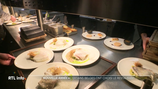 Certains ont fait le choix de passer le réveillon du nouvel an au restaurant, en famille ou entre amis. Une de nos équipes s'est glissée dans les coulisses d'un restaurant namurois, lors de cette soirée très chargée.