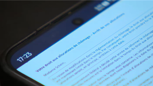 Ils sont parents, travailleurs intérimaires, en formation. Dans quelques semaines, leur chômage s’arrêtera comme pour des milliers de personnes à partir du 31 mars. Derrière les chiffres, des vies suspendues, des calculs, des appels à l’aide. Nous sommes allés à la rencontre de ceux pour qui le compte à rebours a déjà commencé.