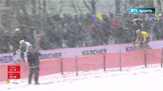 Il l'a déposé : l'énorme attaque de van der Poel qui a étouffé van Aert