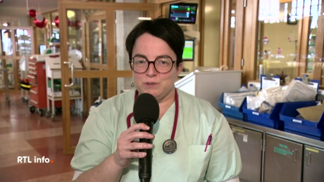Anne-Françoise Rousseau, responsable des soins intensifs au CHU Liège, est en direct dans le RTL info 13H. Elle revient sur l'arrivée, dans ses services, d'un grand brûlé transféré hier de la Suisse vers la Belgique par avion sanitaire.