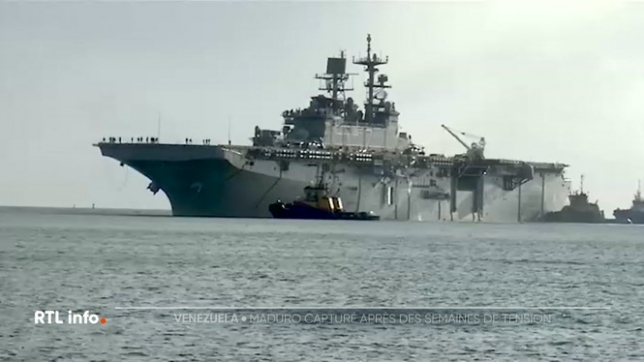 Depuis des mois, l’administration américaine mettait la pression sur le Venezuela par une présence militaire accrue dans les Caraïbes, mais aussi des frappes contre des bateaux accusés de trafic de drogue. Comment en est-on arrivé là ? Retour sur plusieurs semaines de vives tensions dans la région.