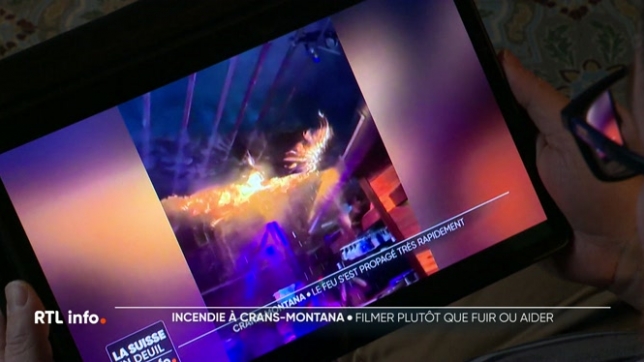 Parmi les nombreuses images de la nuit du drame, certaines ont particulièrement marqué : de nombreux jeunes présents ont sorti leur téléphone plutôt que de fuir.