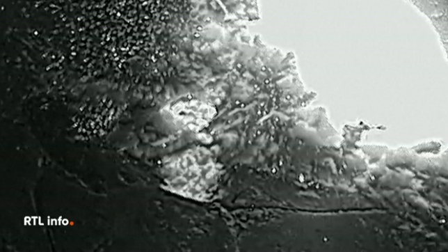 La France et le Royaume-Uni ont frappé l'État islamique en Syrie : samedi, leurs avions ont bombardé un complexe souterrain près de Palmyre, où étaient stockées armes et explosifs, afin d'empêcher toute résurgence du groupe djihadiste.