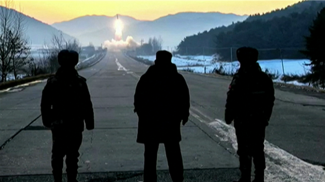 Dimanche, la Corée du Nord, qui souçonne les États-Unis de vouloir depuis des années envahir le pays, a mené son premier lancement de missiles de l’année 2026.