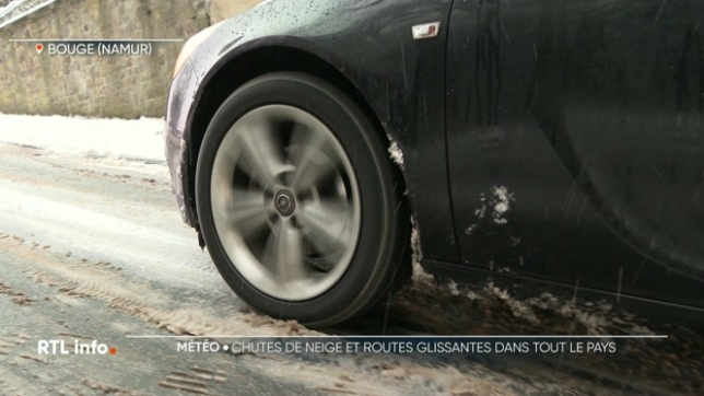 Un épisode neigeux a donc traversé notre pays aujourd'hui sur une bonne partie du territoire. Ces chutes de neige ont parfois compliqué la circulation. Elles demandent aussi beaucoup de travail aux services d'épandage car la nuit prochaine il fera encore très froid, jusqu'à -7 degrés.