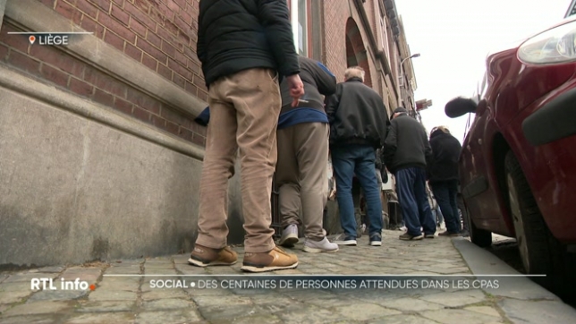 La ville de Liège a pris les devants et a réquisitionné une ancienne école pour accueillir toutes les personnes qui ont de nombreuses questions. Elles sont des centaines à s'être présentées depuis vendredi entre stress et espoir.