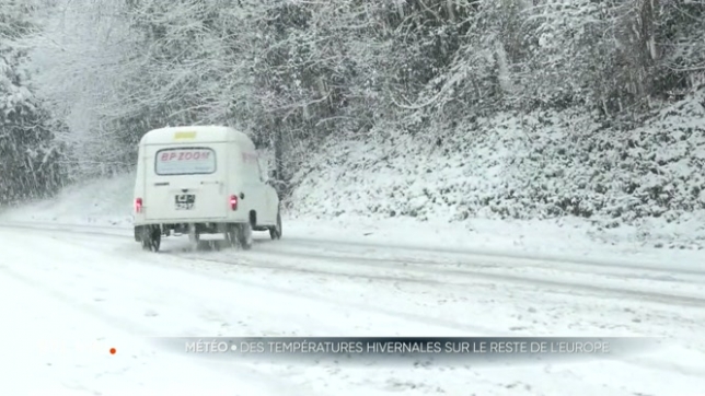 En France, plusieurs accidents de la route liés aux intempéries ont fait plus de quatre morts et le pays a connu un record de bouchons. La situation est compliquée du nord au sud de l'Europe.