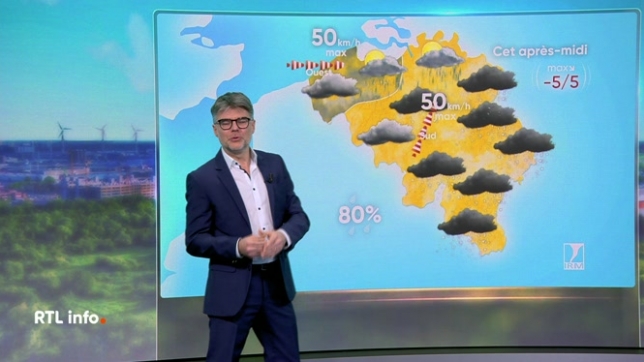 La Belgique a été partiellement paralysée par la neige aujourd'hui. Les averses ont recouvert une bonne partie du pays depuis ce matin.