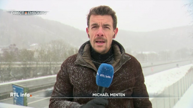 Près de 900 kilomètres de bouchons cumulés ont été enregistrés au pire moment de la matinée. Michael Menten fait le point sur la situation à 13 heures.