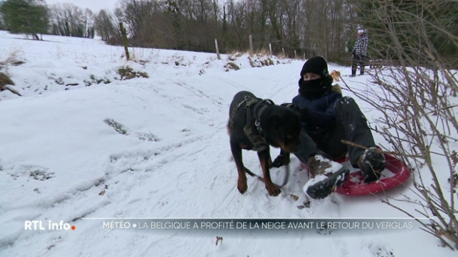 Cette météo qui perturbe notre quotidien ravit aussi de nombreuses personnes, à commencer par les amateurs de glisse et de beaux paysages.