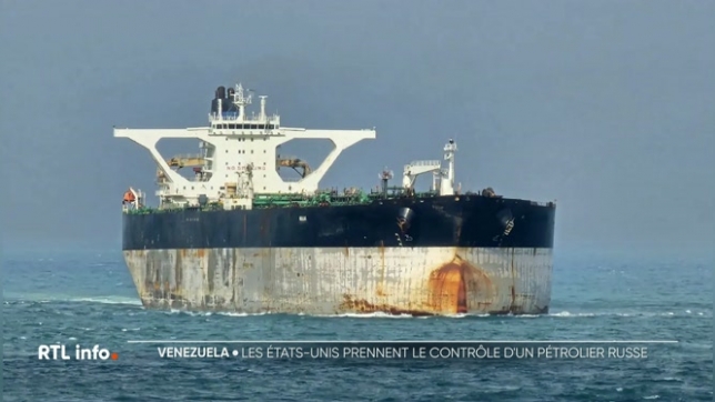 Les États-Unis ont arraisonné le pétrolier Bella 1 dans l'océan Atlantique, après une poursuite de deux semaines par les garde-côtes américains. Le pétrolier semble avoir contourné le blocus américain autour du Venezuela. Moscou dénonce l'usage de la force par Washington.