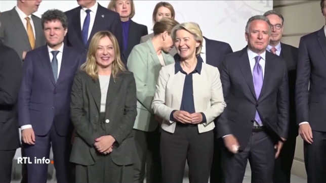 Les 35 pays de la Coalition des volontaires ont validé des garanties de sécurité robustes pour une paix solide et durable en Ukraine.Si un accord de paix intervient, Bart de Wever s'engage à mettre à disposition de l'Ukraine des capacités navales, aériennes ainsi que terrestres.