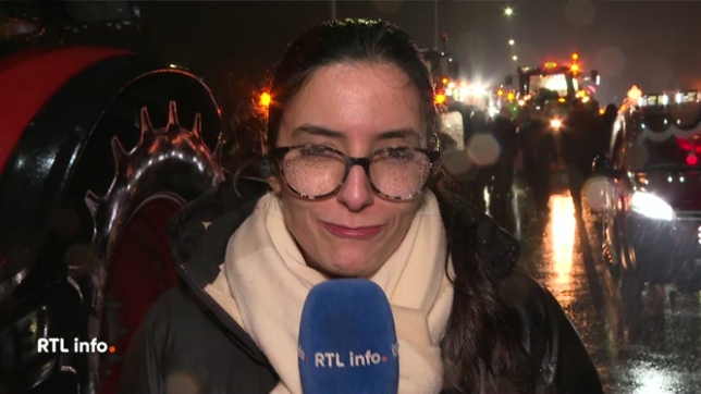 En Wallonie, la résistance s'organise contre l'accord Mercosur : des blocages sont prévus dès ce soir sur plusieurs points stratégiques du réseau autoroutier. Marwa Sebbahi, en direct de Froyennes, sur l'E42, fait le point sur la situation.
