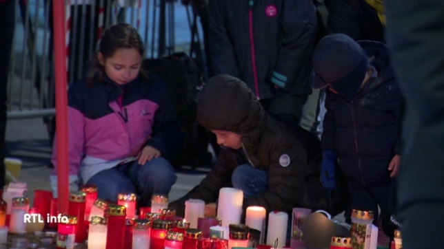 La justice belge est prête à aider la Suisse après l'incendie de Crans-Montana, qui a fait 40 morts dont une Belge de 17 ans. Les gérants du bar Constellation, soupçonnés de négligences, seront auditionnés demain. Bart De Wever assistera à l'hommage.