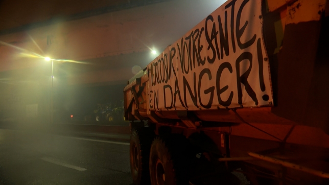 blocage agriculteurs 2 chsi gd.17_31_31_11.Still001.jpg