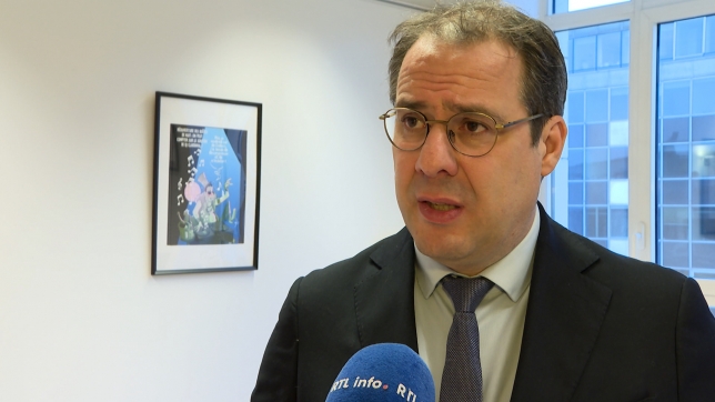 ITV Clarinval Mercosur JRO 3.03_30_08_05.Still001.jpg