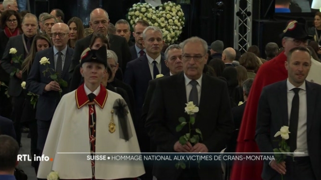 La Suisse a décrété ce vendredi jour de deuil national, suite au drame de Crans-Montana, qui a fait 40 morts et 116 blessés, lors de l'incendie du bar « Le Constellation ». Une cérémonie d'hommage a eu lieu à Martigny, en présence de nombreuses personnalités.