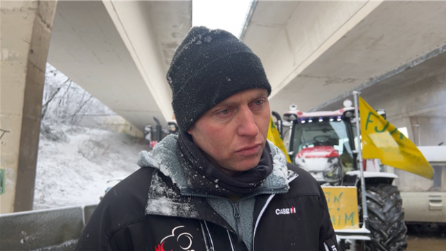 Yolin nous raconte comment s'est passée la nuit sur la E411 bloquée.