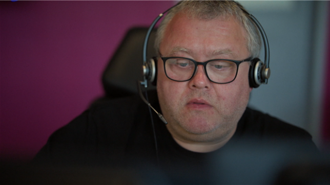 Quand une mère signale que son nouveau-né ne respire plus, chaque seconde devient vitale. Dans le premier épisode d’Appel d’urgence, le sang-froid de l’opérateur Sébastien sauve peut-être une vie.