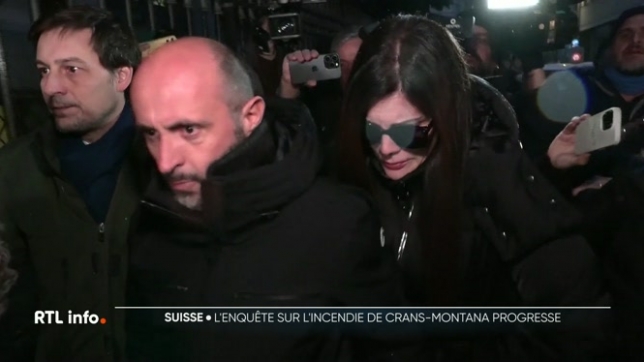 La semaine s'annonce cruciale dans l'enquête concernant l'incendie dans un bar de Crans-Montana durant la nuit du Nouvel an. La justice va devoir décider du maintien en détention ou non du propriétaire du bar Le Constellation. De nouveaux témoignages relancent le débat sur la sécurité des lieux. L