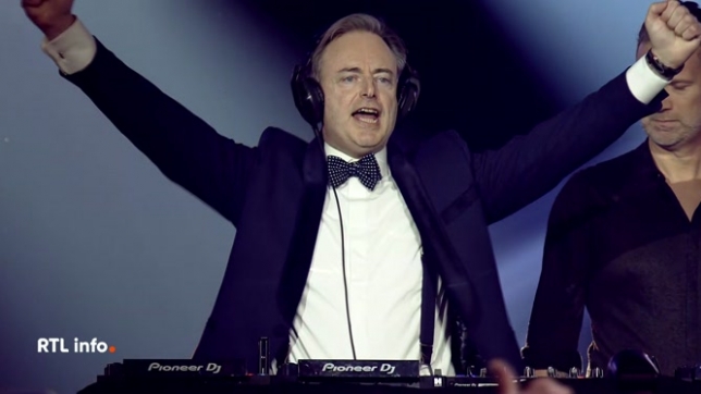 L'actualité de la semaine en Belgique a notamment été marquée par le transfert de Michel De Maegd du MR vers Les Engagés, par les suites de la capture de Nicolas Maduro. Nos politiques se sont quant à eux transformés en stars des pistes, de la chanson et des platines !