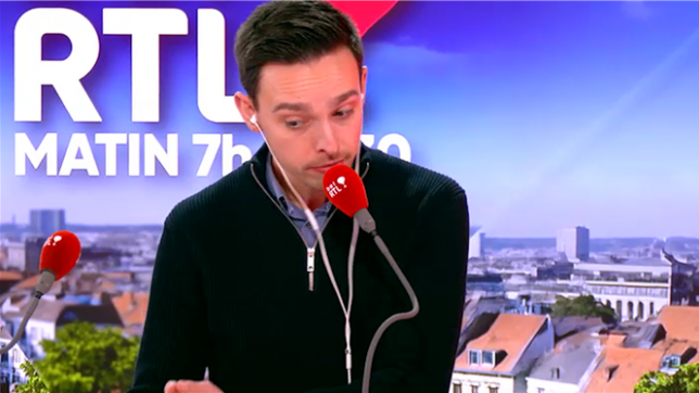 La réforme du chômage est contestée devant la Cour constitutionnelle, qui rend ce jeudi une décision très attendue. Les syndicats et plusieurs organisations dénoncent une mesure précipitée et attentatoire aux droits sociaux. Ils réclament une suspension, voire une annulation.