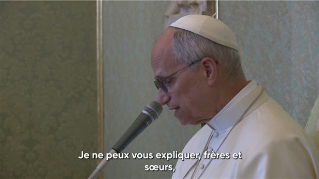 Le pape Léon XIV reçoit en audience privée au Vatican une vingtaine de proches des victimes de l'incendie meurtrier de Crans-Montana. L’affection et les paroles humaines de compassion que je vous adresse aujourd’hui semblent très limitées et impuissantes, dit-il.
