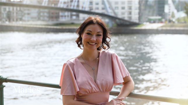 C’est l’une des premières candidates de cette nouvelle saison. Découvrez le parcours touchant de Mélanie, une Liégeoise en quête d’une relation sincère et durable.