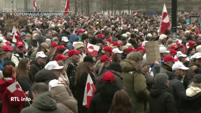 A Copenhague, des milliers de personnes dénoncent la volonté de Donald Trump de s'emparer du Groenland. Les organisateurs réclament le respect de la démocratie et des droits de la population locale.