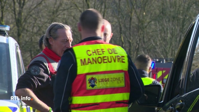 L'incendie de la maison d'un couple était d'une rare intensité ce matin. A l'arrivée des pompiers, la maison était déjà totalement ravagée. Les propriétaires auraient succombé à une asphyxie. Une enquête a été ouverte pour déterminer l'origine du sinistre.
